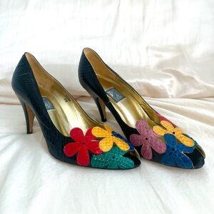 Vintage Black / Multicolored Flower Heels 💐